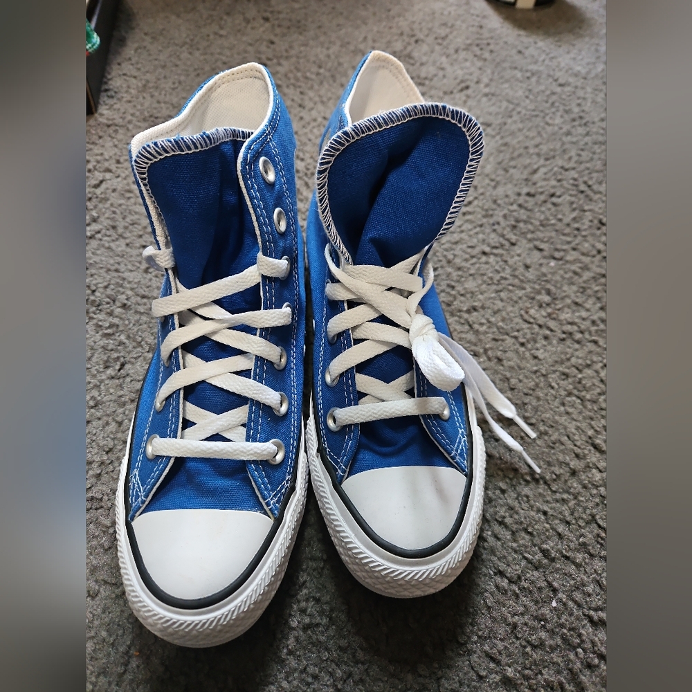 Size 4 convers